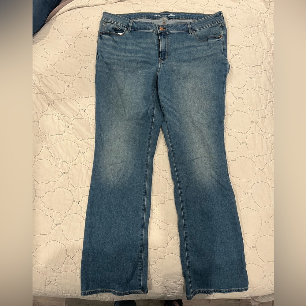 Old Navy Mid Rise Kicker Boot Cut Jean
